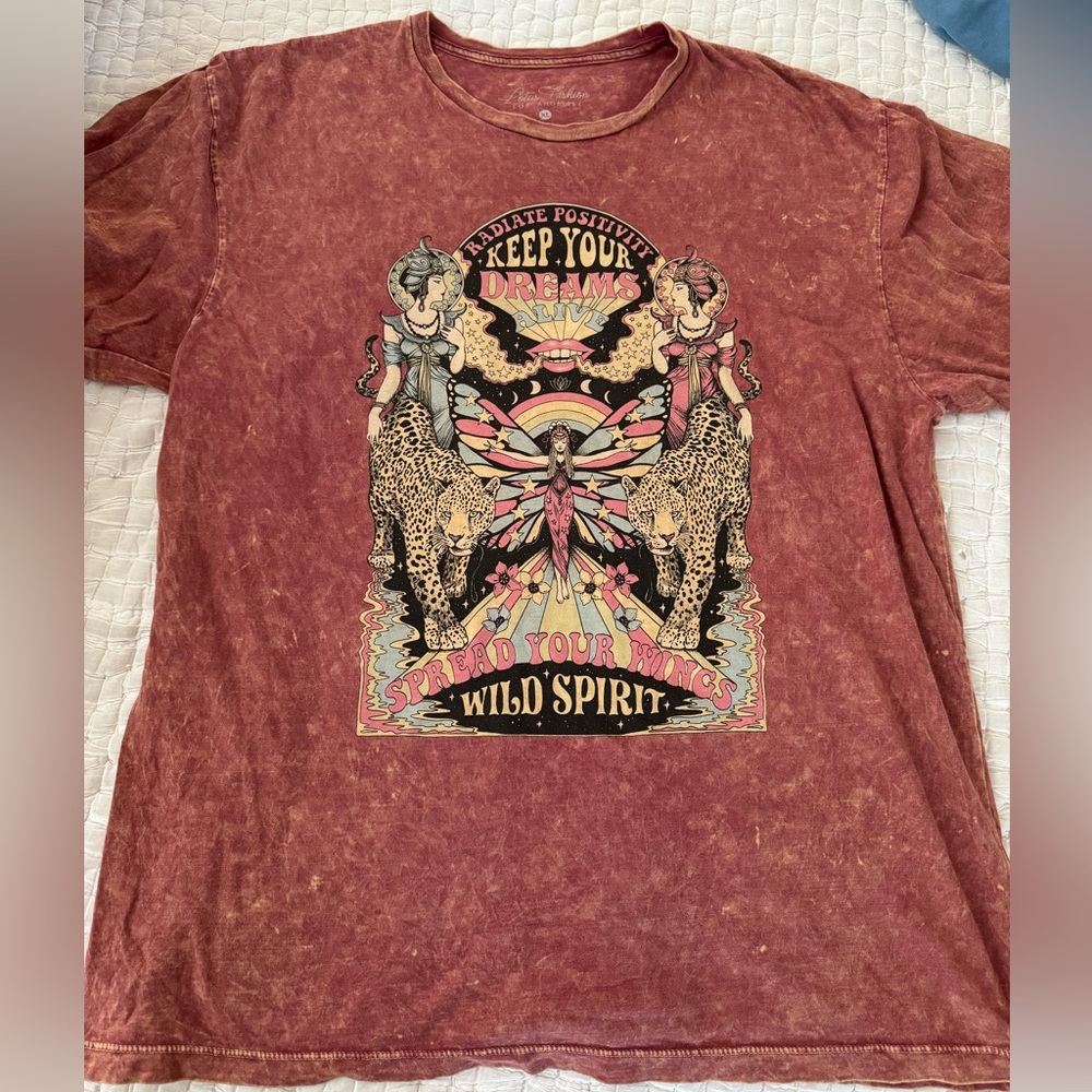 Lotus Fashion graphic tshirt